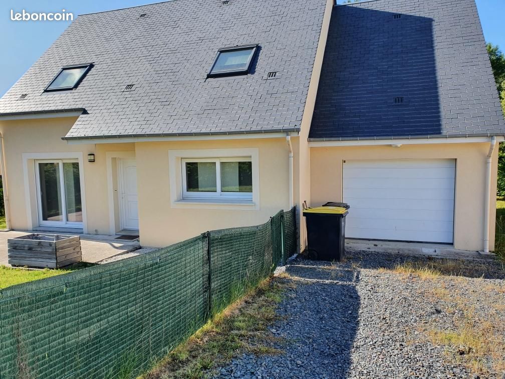 Maison 5 pièces 100 m² · à Fontenay-le-Pesnel · 100 m² · 900 €