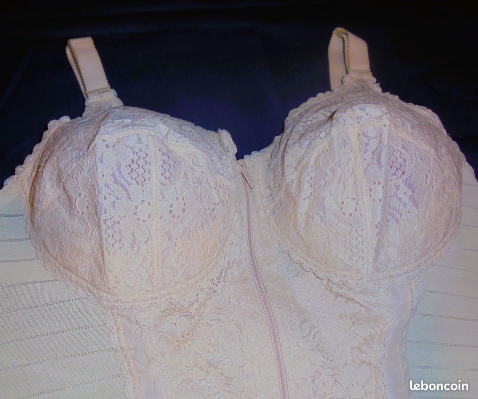 Combiné-gaine Vintage Sibra Taille 115B - Sans Armatures, Avec Jarretières - Couleur Chair, En Bon état