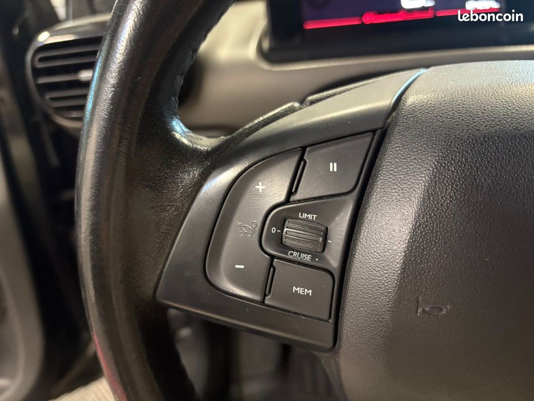 CITROEN C4 CACTUS PureTech 110 SS BVM6 Live (image 18)