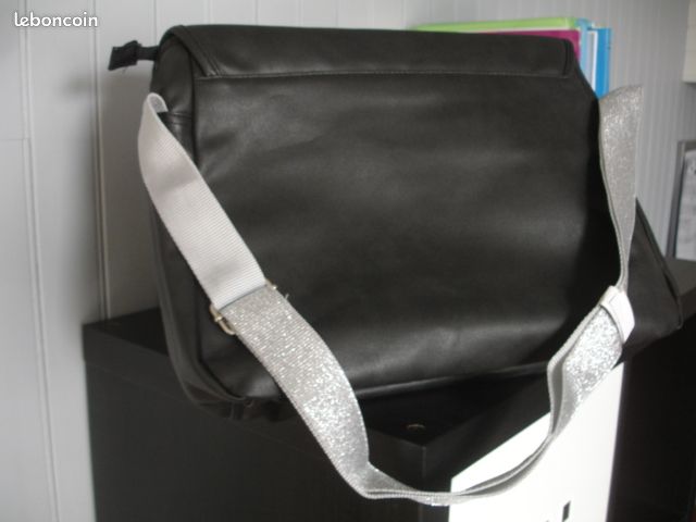 Sac sacoche école HELLO KITTY neuve (image 2)