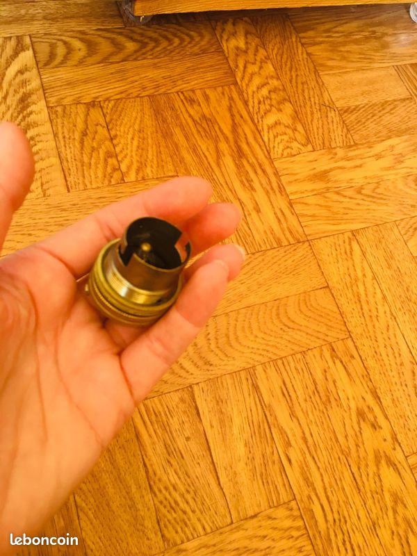 Diverses douilles pour ampoule (image 3)