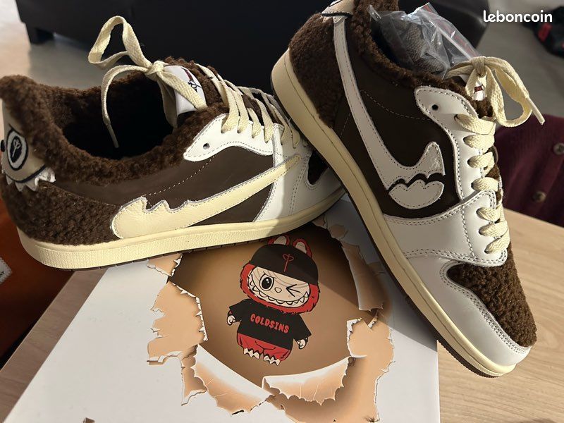 Chaussure Nike x Travis scott x labubu (image 3)