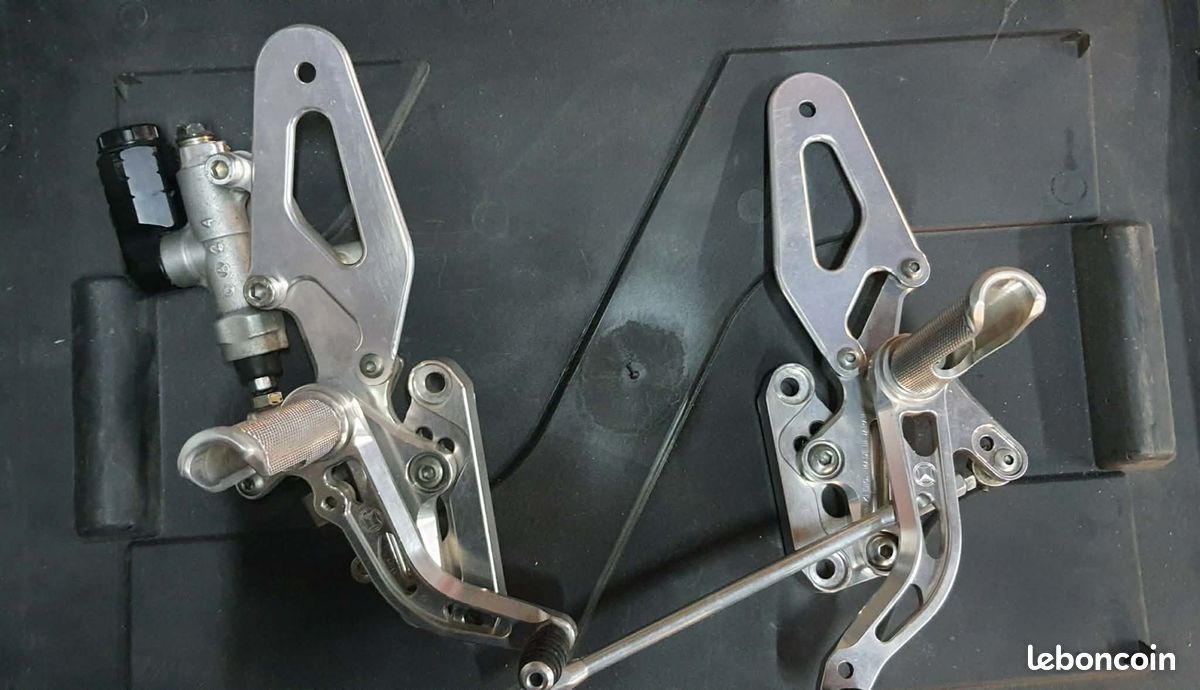 Paire De Revêtements Pour Repose-pieds Honda CB1300F 2003-2007 - Référence STR-M09, Neuf Sous Emballage