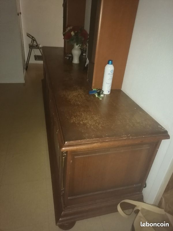 Buffet en bois avec 4 portes (image 3)
