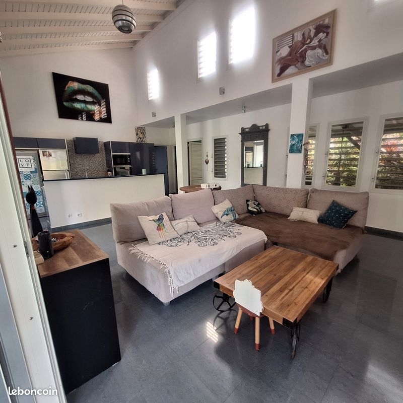 Maison 6 pièces 200 m² · à Le Gosier · 200 m² · 6 890 000 €