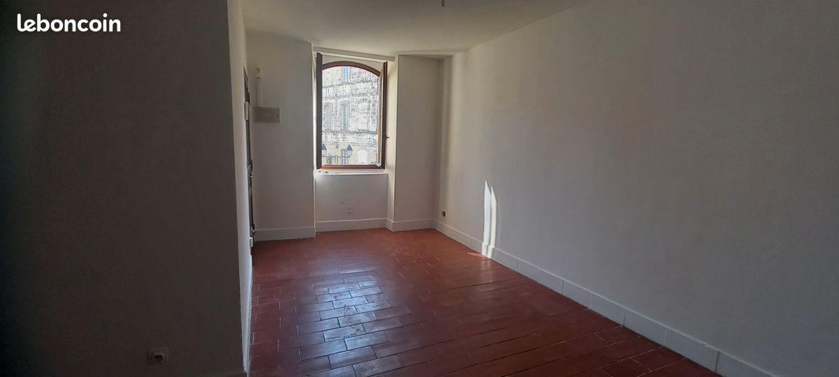 Appartement 3 pièces 54 m² · à Apt · 54 m² · 530 €/mois