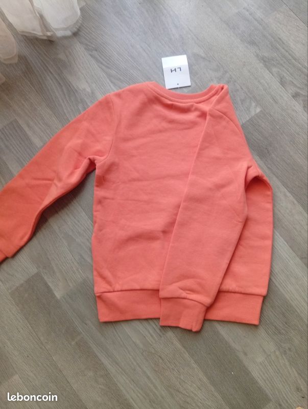 Sweat manche longues d'occasion - Vêtements