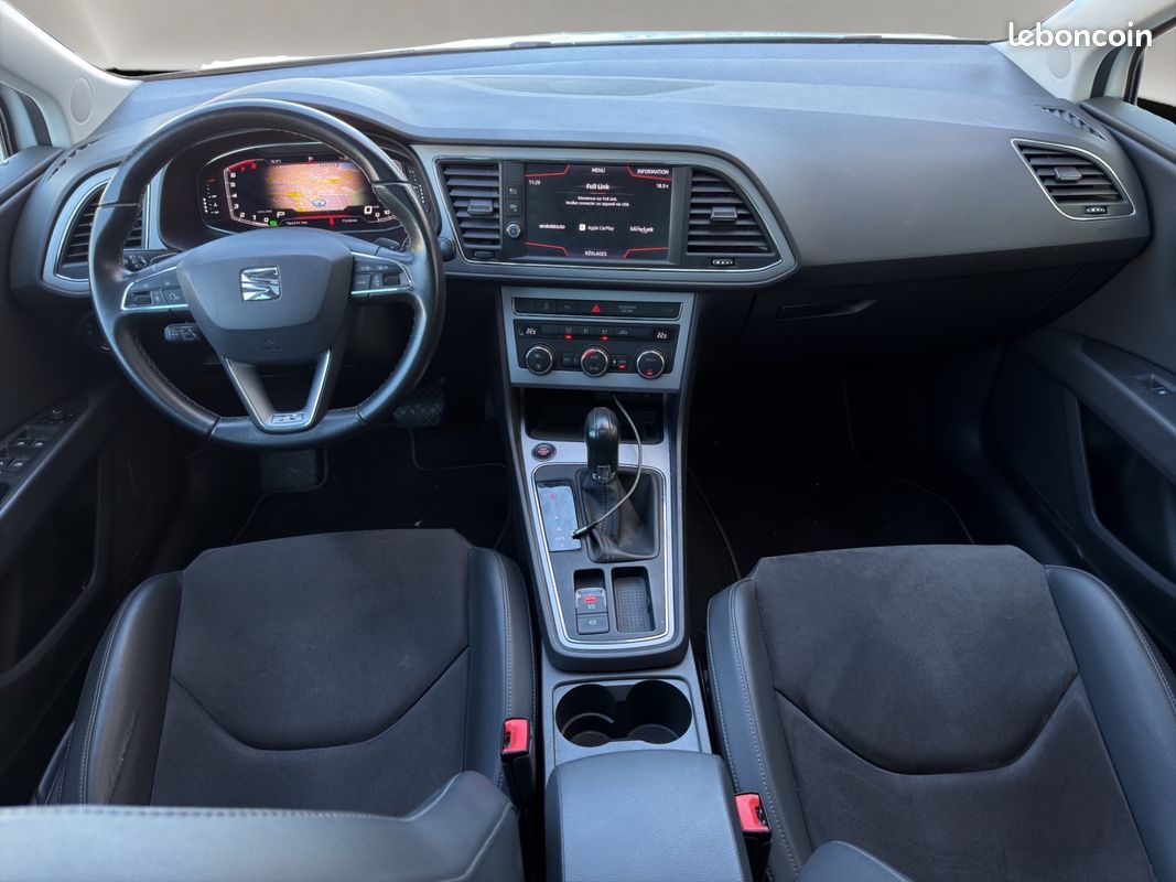SEAT Leon 1.5 TSi 150CH XCELLENCE DSG / TOIT OUVRANT / CARPLAY / VIRTUAL COCKPIT / CAMERA / GARANTIE 6 MOIS (image 3)