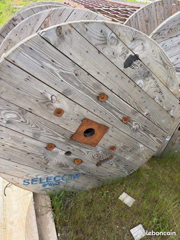 Touret en bois (image 1)