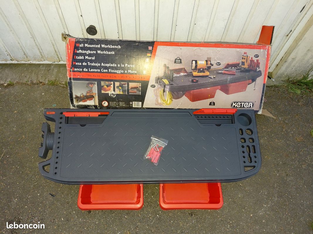 Etabli plastique a fixee au mur neuf dans son carton (image 1)