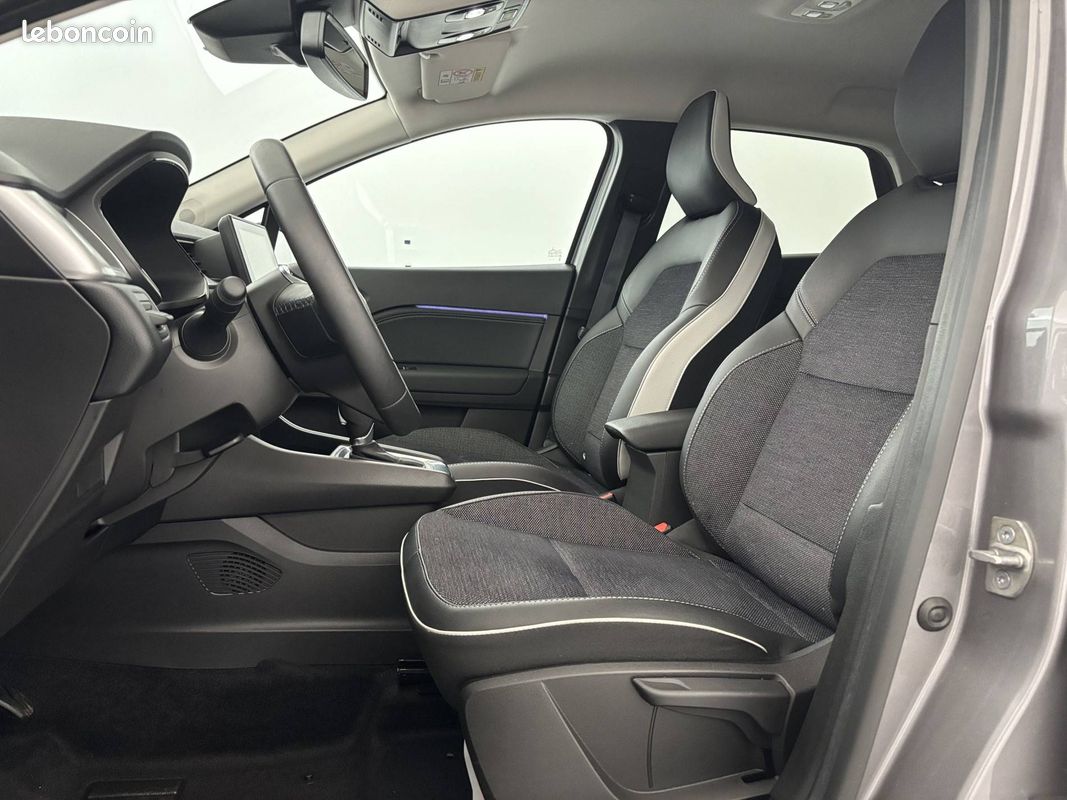 RENAULT Captur E-Tech full hybrid 145 Techno (image 9)