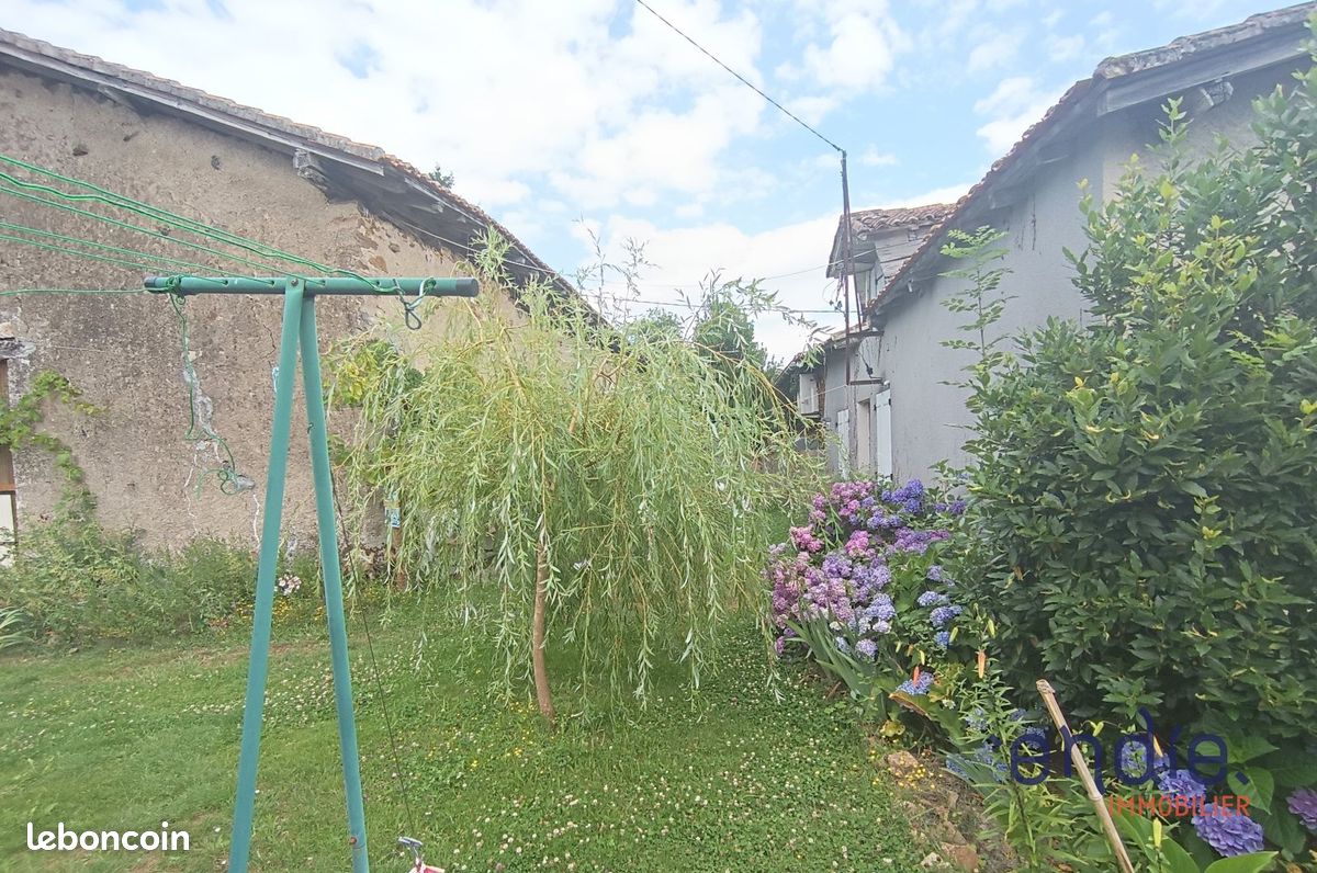Maison 5 pièces 60 m² - Terres-de-Haute-Charente 16270 Roumazières-Loubert (image principale 8)