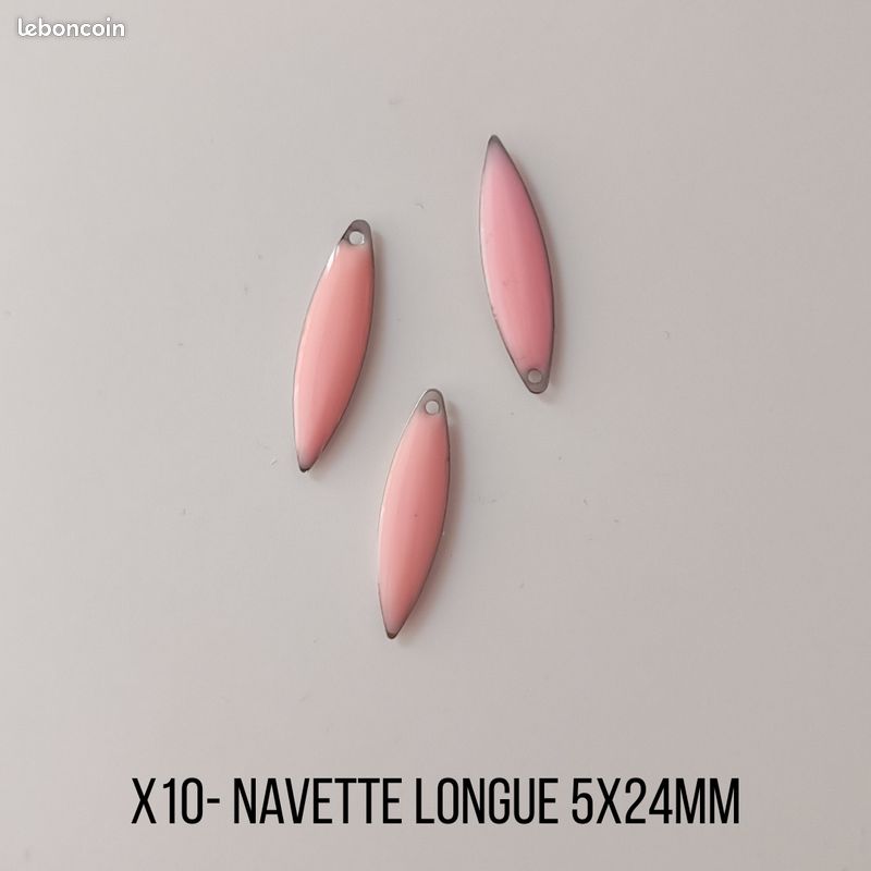 Lot de 10 sequins émaillés rose clair - forme navette longue 5x24mm (image 1)