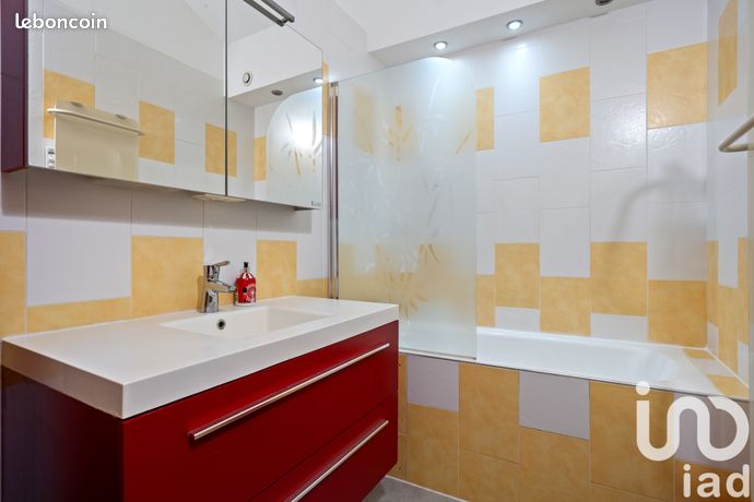 Maison familiale 5 pièces 223 m² — 15