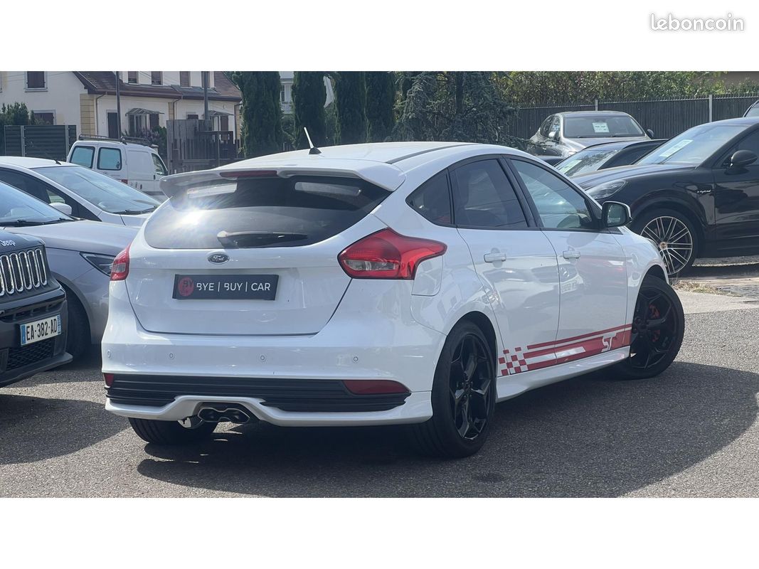 FORD FOCUS ST 2.0 SCTi 250 - ENTRETIEN FORD - GARANTIE 12 MOIS (image 2)