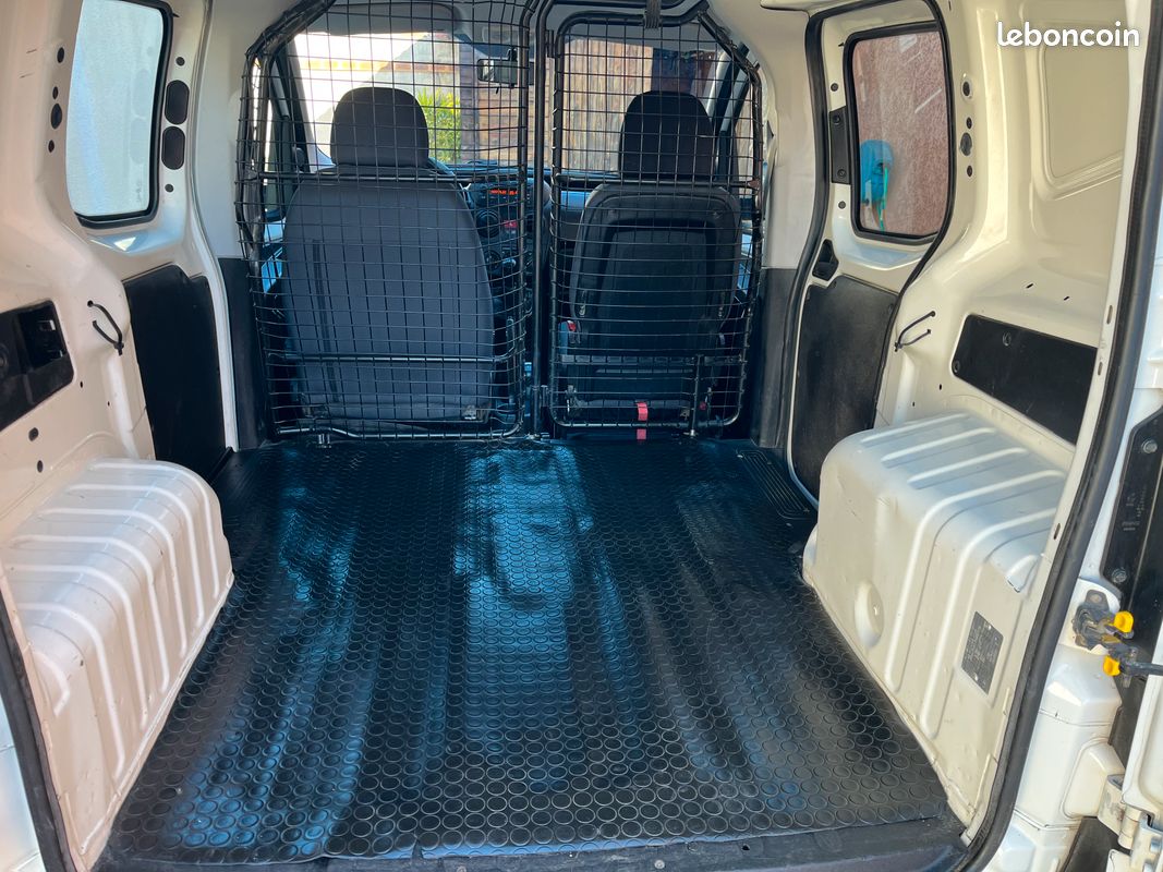 Peugeot Bipper 1.3 Hdi 75 Cv Pack Clim Porte latérale (image 3)