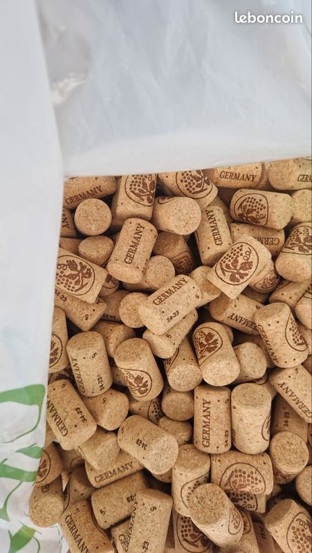Lot de 100 bouchons de liège d'occasion naturels sans plastique pour la fabrication - France