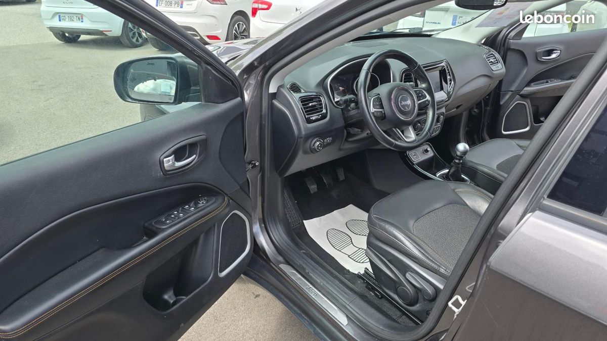 Jeep Compass Limited FWD (image 18)