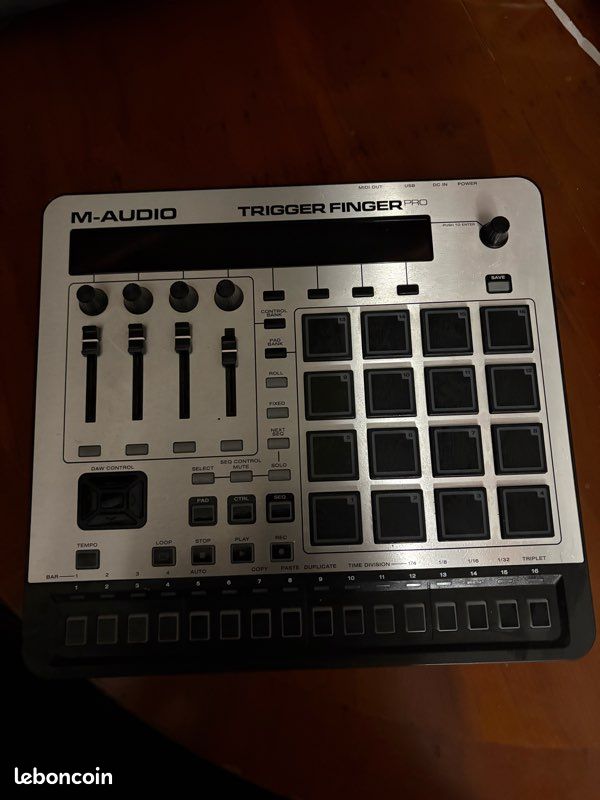 M-Audio Trigger Finger Pro – contrôleur MIDI / séquenceur 16 pads (image 1)