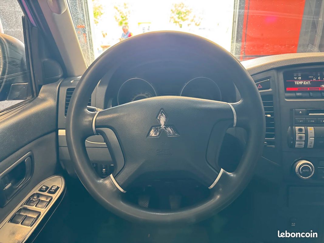 Mitsubishi PAJERO 3.2 DID 200ch (image 13)