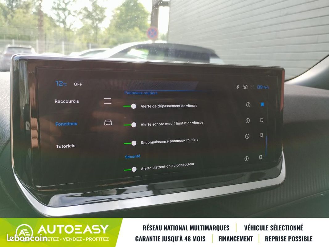 Peugeot 2008 II 1.2 Hybrid 145 E-DCS6 Allure *NEUF (image 14)
