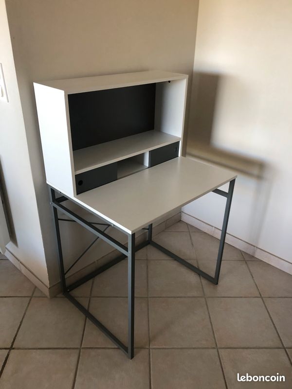 Bureau (image 1)