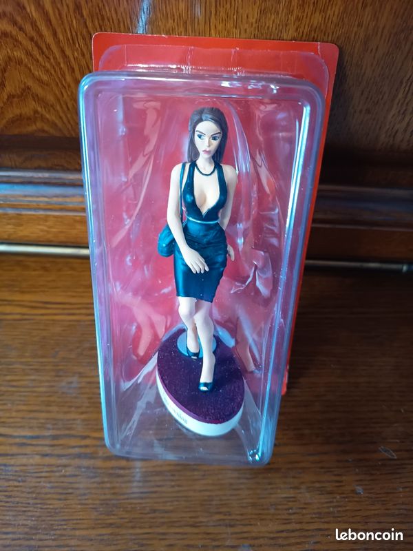 Figurine Tomb Raider Legend, Lara Evening - Collection Figurine Tomb Raider Legend, Lara Evening - Collection