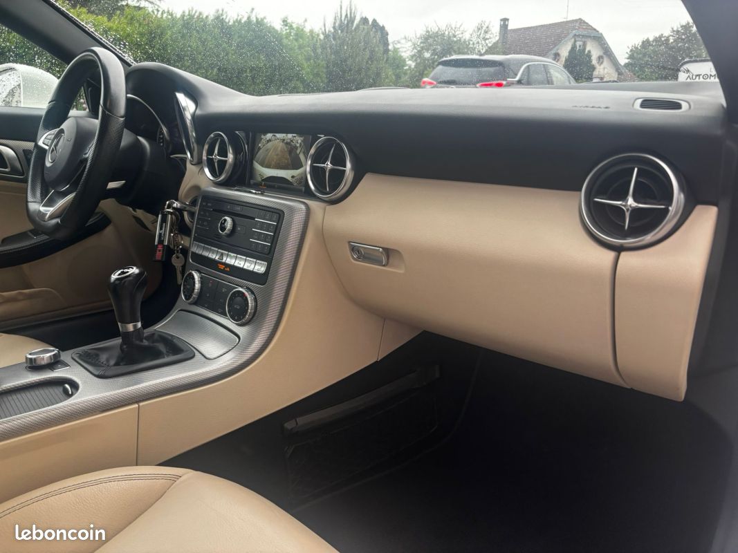 MERCEDES SLC 180 1.6 i 16V BlueEFFICIENCY 156 ch FASCINATION (image 28)