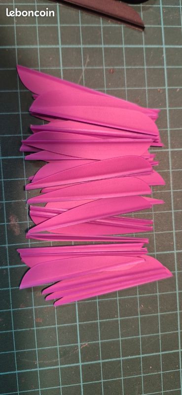 Lot de 100 plumes pleine longueur Trueflight LW