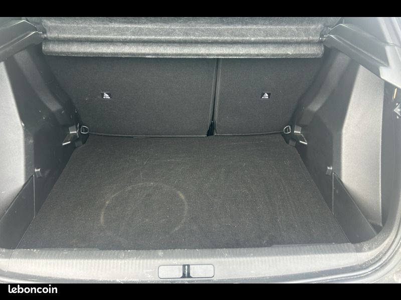 Peugeot 2008 Hybrid 136 e-DCS6 Style (image 9)