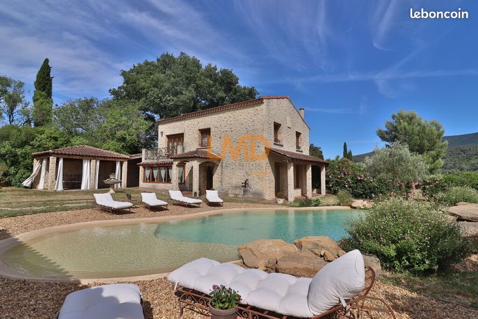 Maison 7 pièces 228 m²