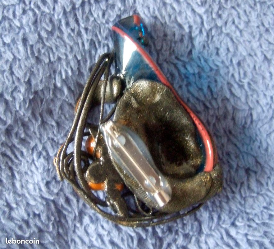 Broche fantaisie artisanale. Neuve (image 2)
