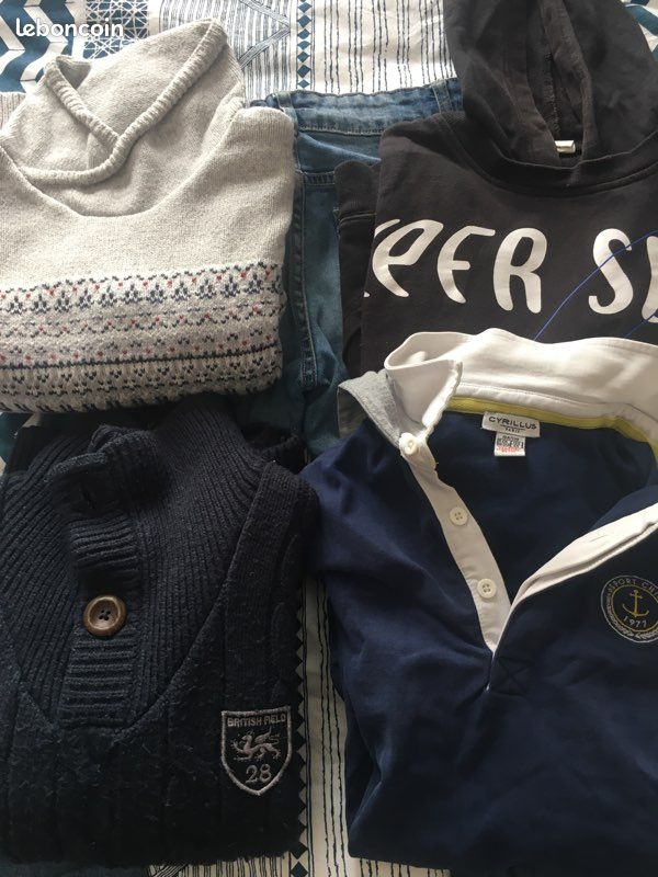 Lot de vêtements divers pour garçon taille 10 ans (image 1)