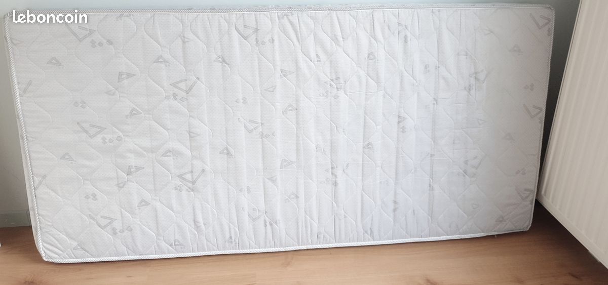 Matelas 90cm x 190cm en très bon état (image 1)