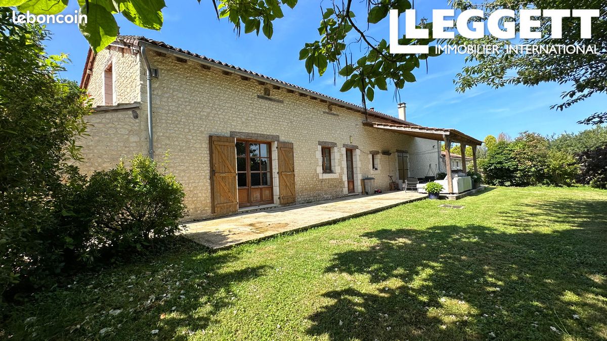 Maison 12 pièces 300 m² - Challignac 16300 (image principale 1)