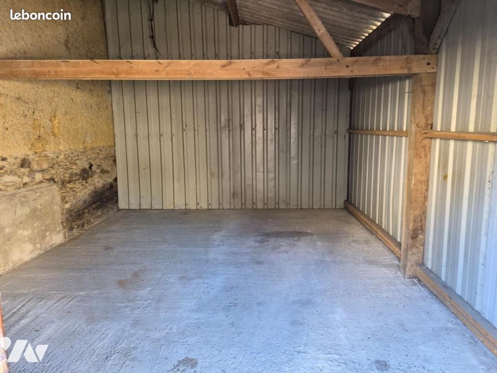 Garage LOZON · à Marigny-le-Lozon · 55 €/mois