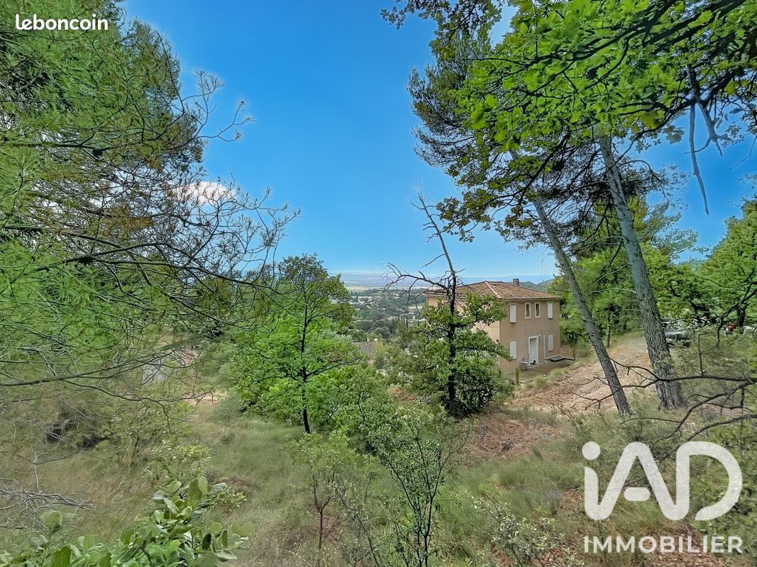 Terrain 1000 m² · à Sainte-Tulle · 1 000 m² · 109 000 €