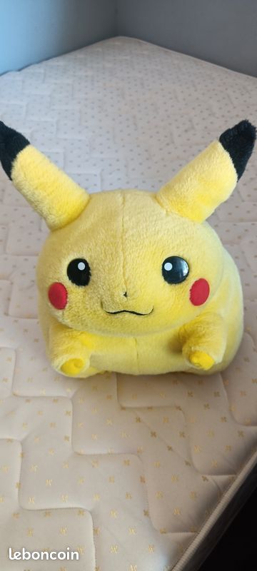 Peluche Pokémon Pikachu 40 cm Jaune - Peluche - Achat & prix