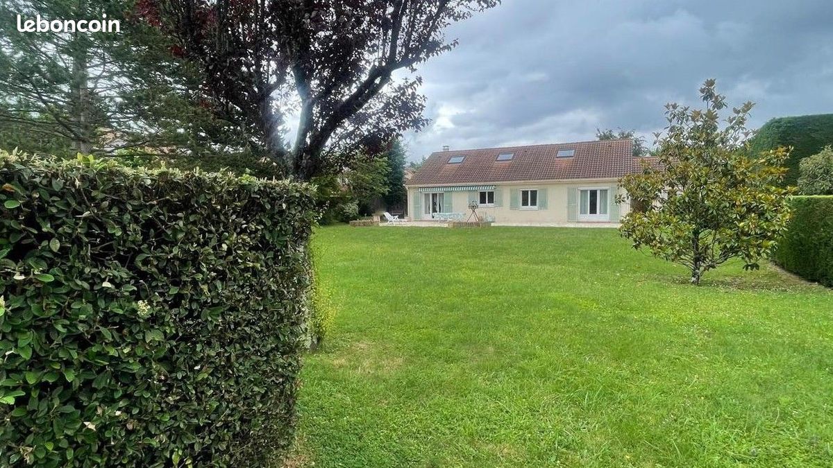 Maison 8 pièces 233 m² · à Ozoir-la-Ferrière · 233 m² · 579 000 €