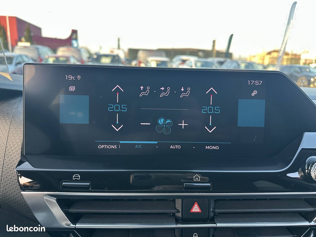 CITROEN C4 BlueHDi 130 S&S EAT8 Shine (image 17)