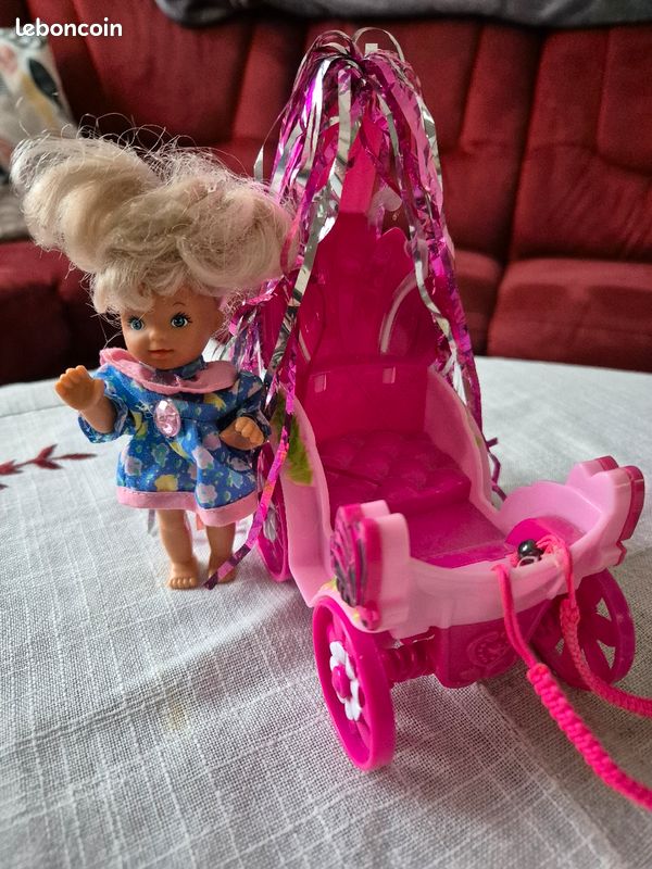 Jouets poupées , carrosse, licorne (image 1)