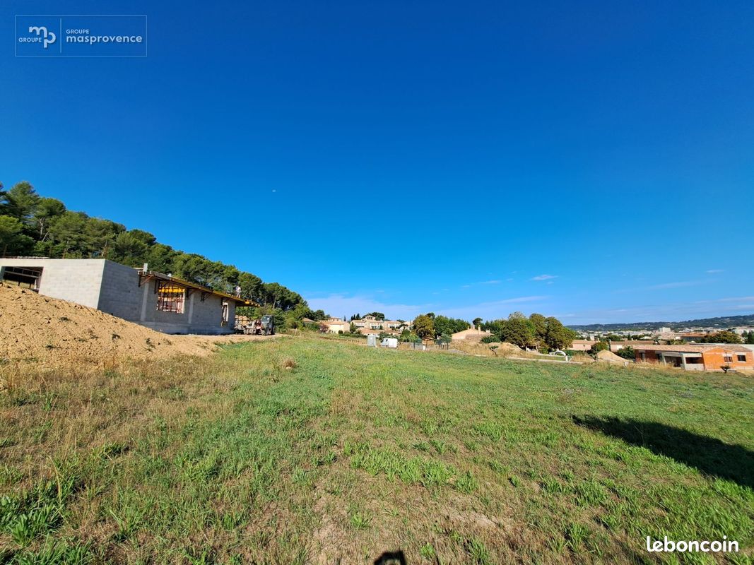 Terrain à bâtir de 1200 m² à AIX-EN-PROVENCE (13) · 750 000 €