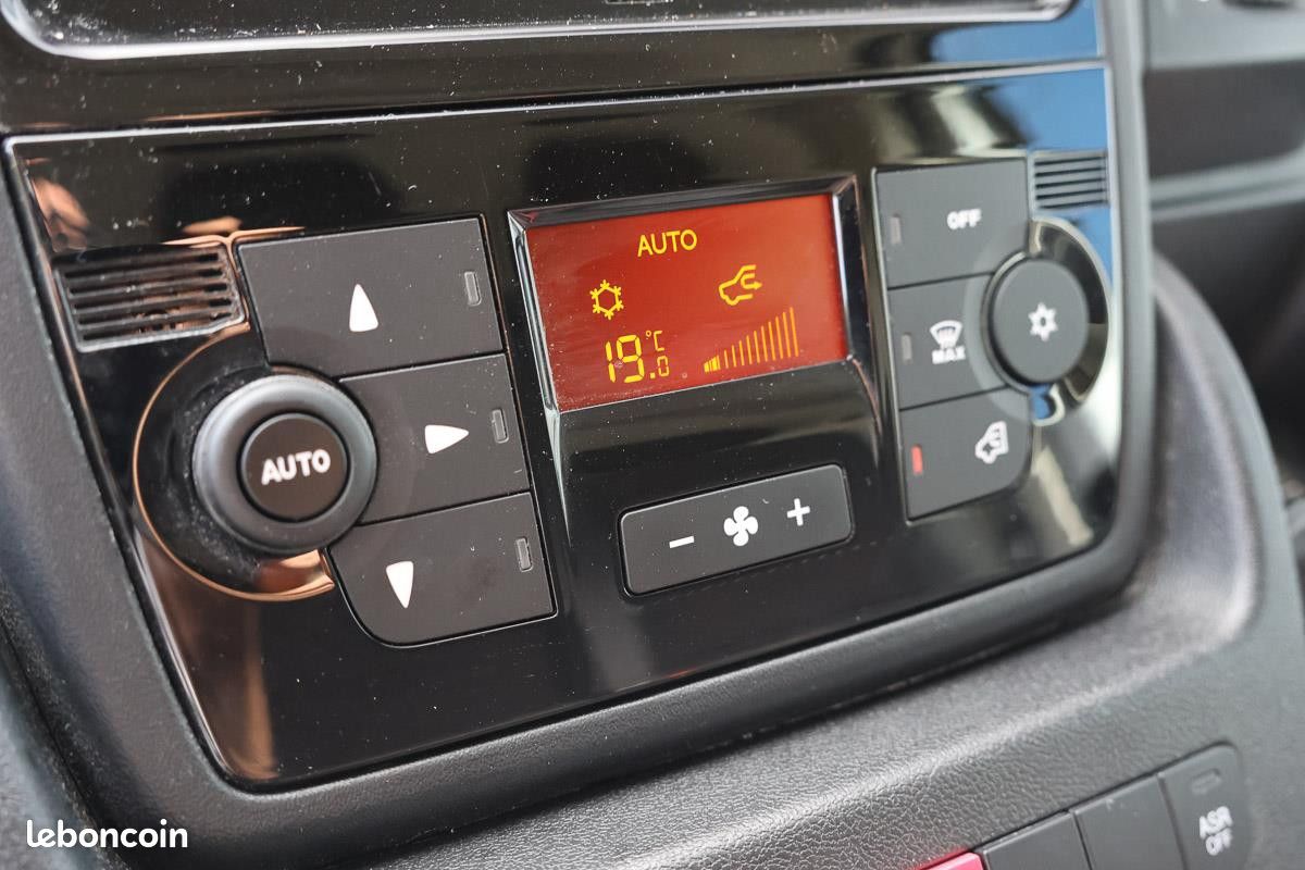 Peugeot BOXER L3H2 2.2 BLUEHDI 165 CV Standard (image 27)