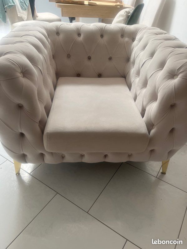 Canapé et deux fauteuil chesterfield (image 1)