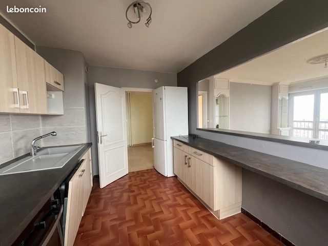 Appartement 5 pièces 95 m² · à Saint-Étienne · 95 m² · 865 €