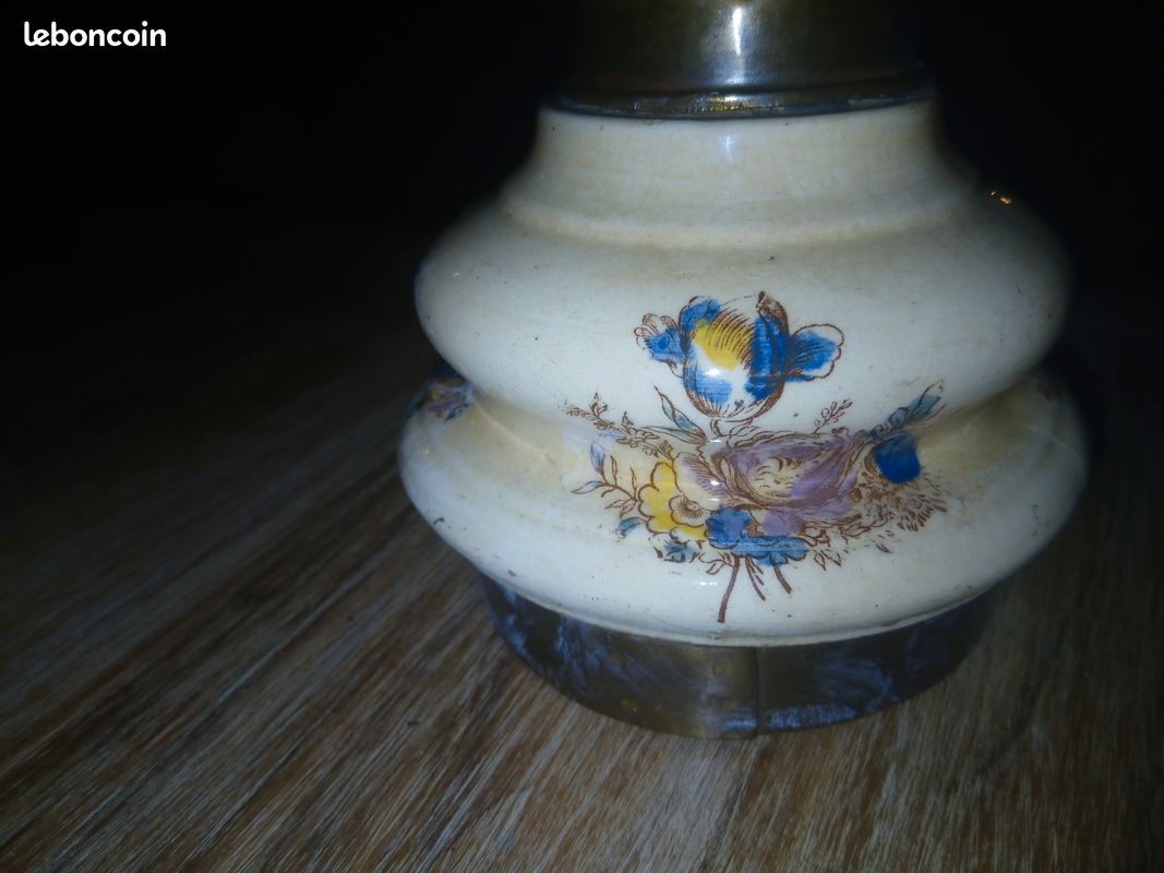 Ancienne lampe a pétrole faience (image 2)