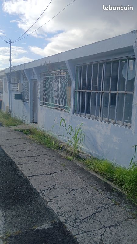 Maison 5 pièces 200 m² · à Les Abymes · 200 m² · 900 €/mois