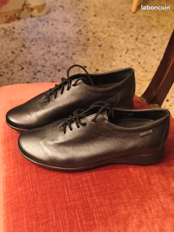 Chaussures Mephisto Helen Pointure 37 - Cuir Gris - Occasion Comme Neuve - Années 90