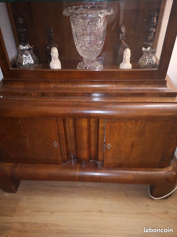 Vitrine et meuble bas en noyer (image 2)