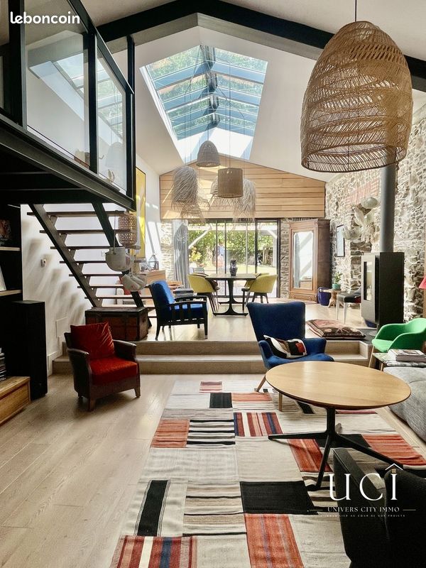 Maison 6 pièces 169 m² · à Saint-Philbert-de-Grand-Lieu · 169 m² · 469 800 €